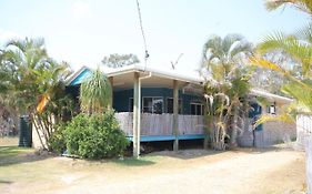 Castaway Beach House- No Parties - No Pets
